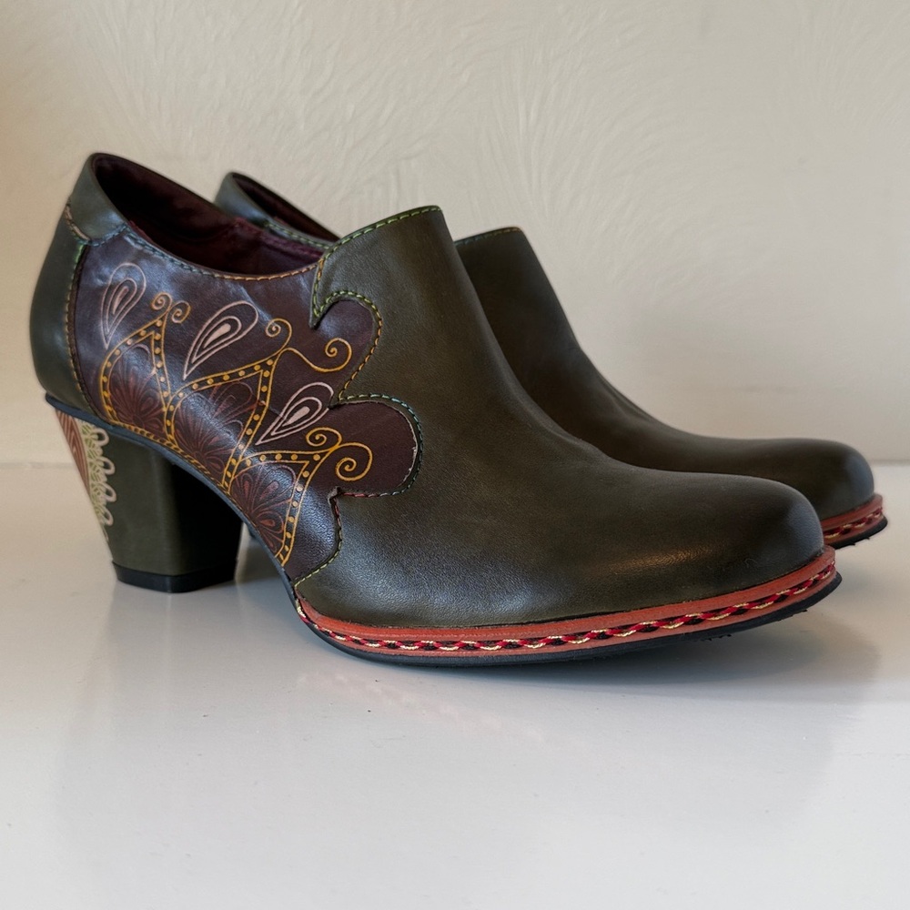 NWOT L’Artiste by Spring Step Zami multi-colored geometric design ankle boots 40